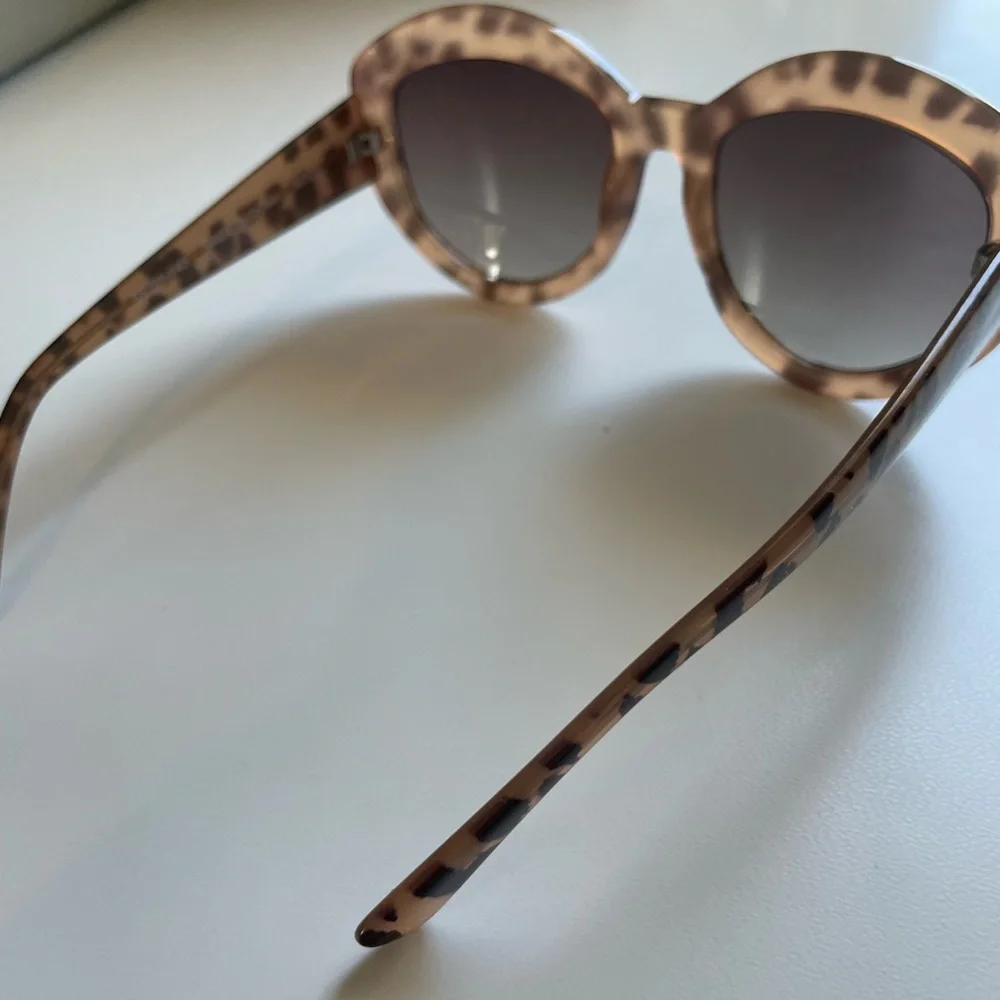 A.J. Morgan Animal Print Filter Cat.3 Sunglasses - Picture 5 of 6